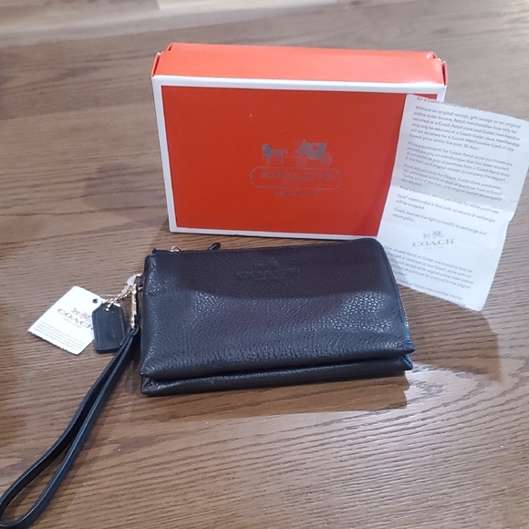 Coach Black Pebbled Leather Wristlet Bag - Picture 2 of 11